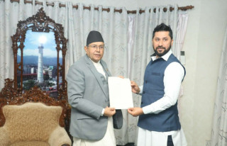 आज रवि  लामिछानेले  १० बजे सिंहदरबारमा   सभामुख  देवराज  घिमिरेसँग  भेट  गर्दै